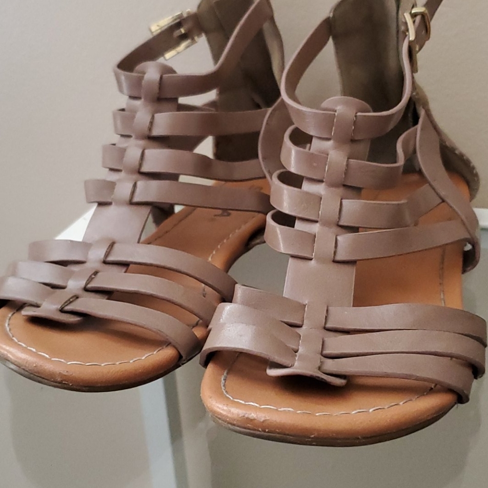 Sandal